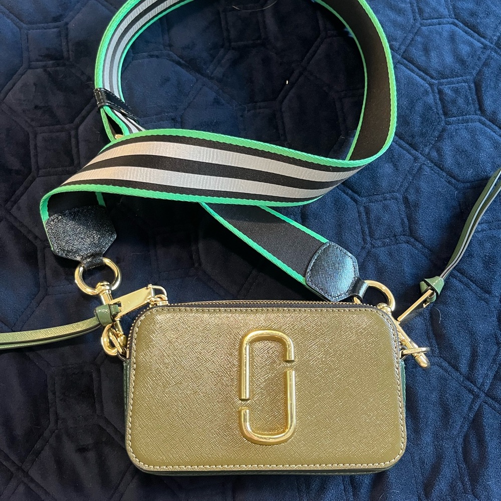 NWOT Marc Jacob’s the snapshot crossbody bag- desert mountain multi